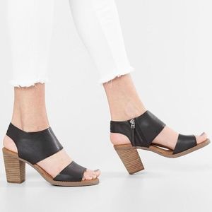 NWOT TOMS Majorca Cutout Black Leather Block Heel